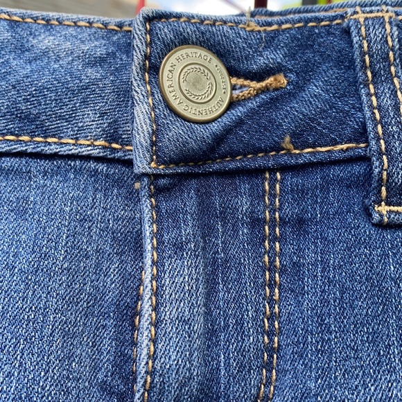 Shorts - Picture 3 of 4